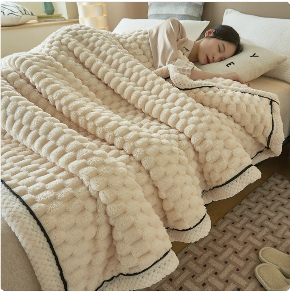 Winter Coral Flannel Thermal Blanket - WanderMart Co.