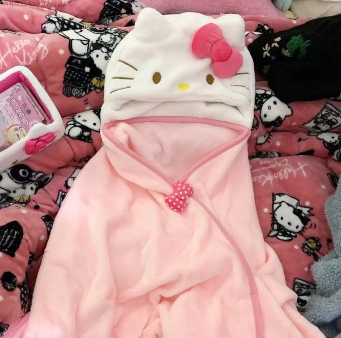 Hello Kitty Wearable Blanket Shawl Cloak - WanderMart Co.