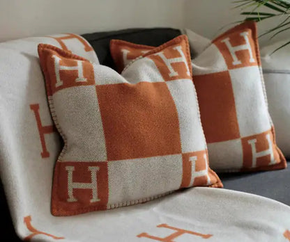 Luxury H Blanket & Pillows - WanderMart Co.