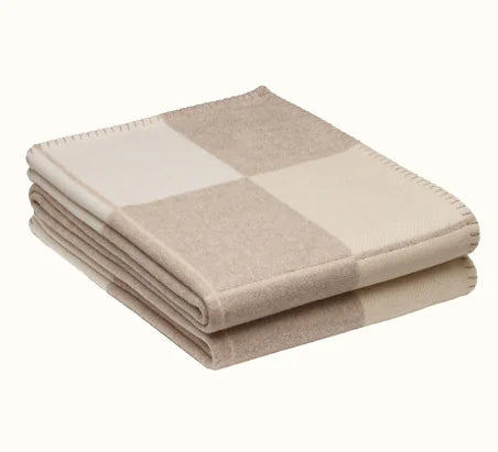 Luxury H Blanket & Pillows - WanderMart Co.