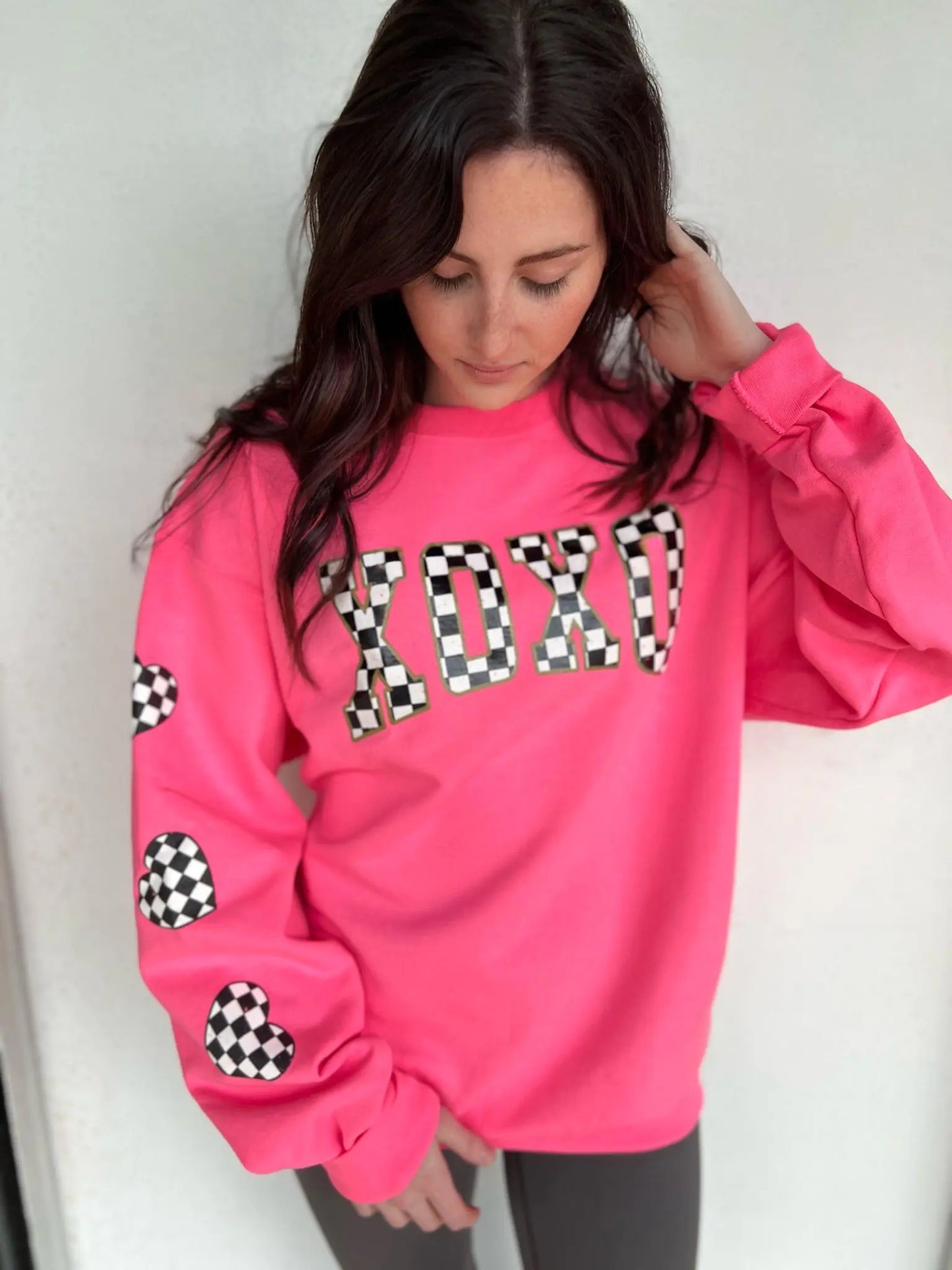 Checkered XOXO Pink Sweatshirt - WanderMart Co.