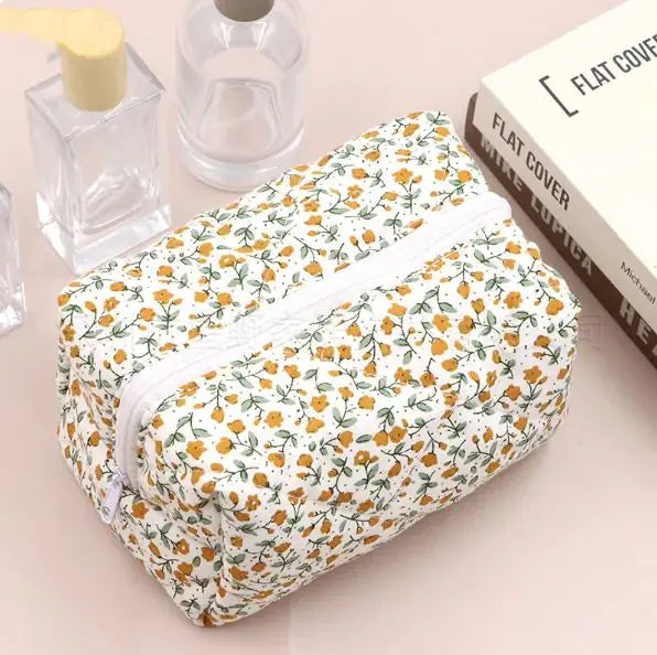 Spring Super Large Capacity Fashion Floral Travel Cosmetic Storage Bag - WanderMart Co.