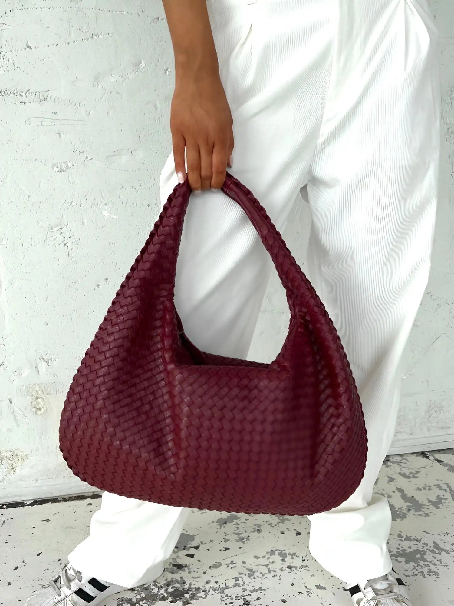 2024 Fashion Woven Shoulder Bag - WanderMart Co.