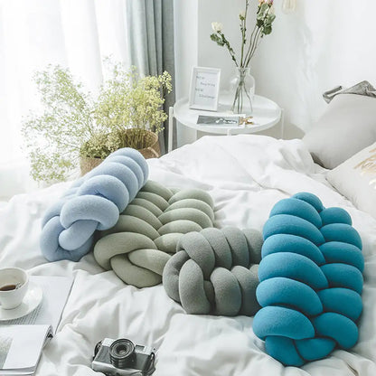 Nordic Knot Cushion - WanderMart Co.