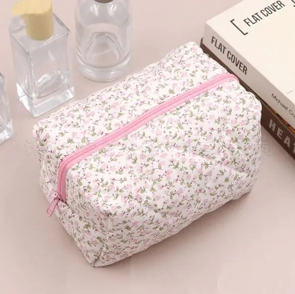 Spring Super Large Capacity Fashion Floral Travel Cosmetic Storage Bag - WanderMart Co.