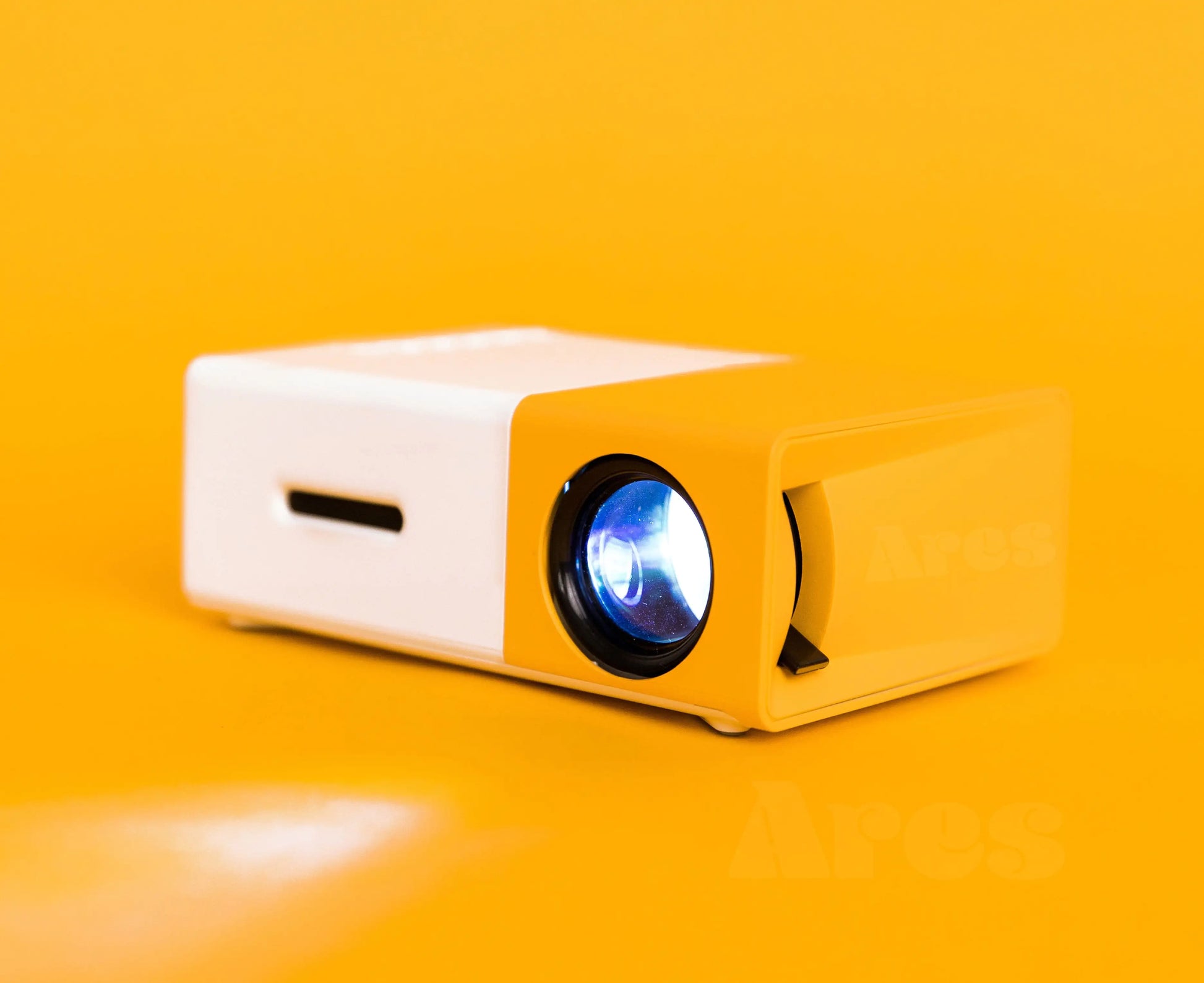 Ultra HD Mini Projector - WanderMart Co.